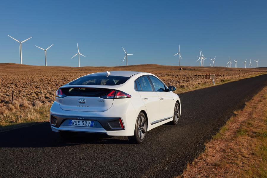  Hyundai IONIQ hybrid (AE) 2019 года  (AU) (фото 10 из 21)